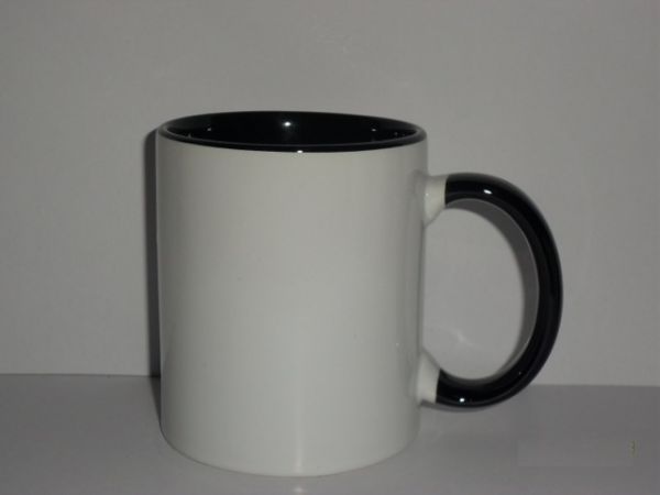 Caneca com alça e interna colorida - Preta.